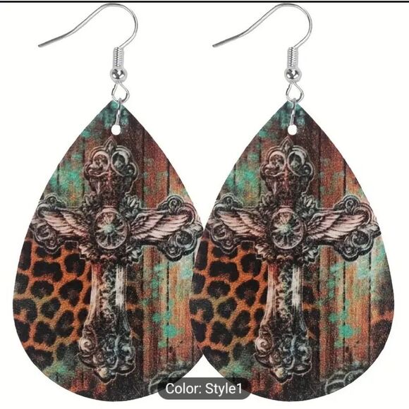 Cross earrings teardrop faux leather new d81 - Picture 1 of 1